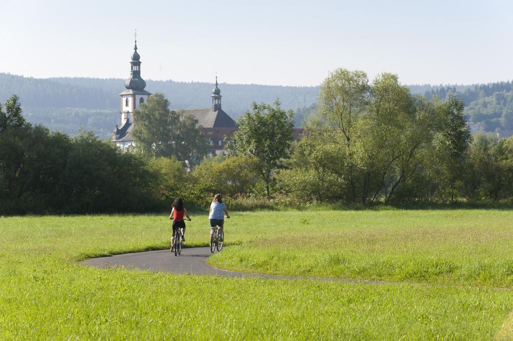 KIShotel am Kurpark Bad Soden-Salmunster Bagian luar foto